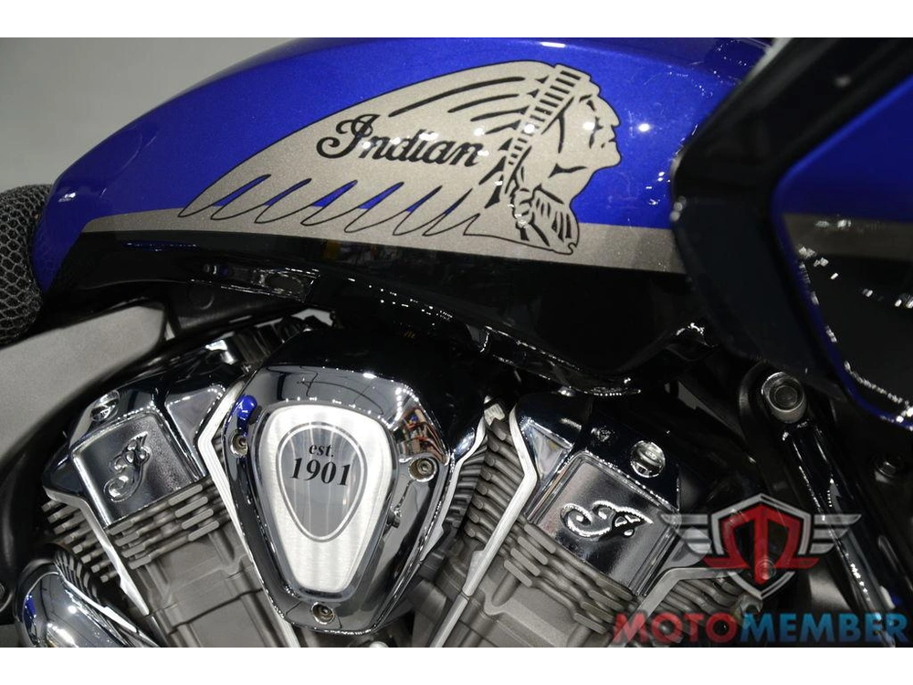 2023 Indian Motorcycle Challenger® Limited Spirit Blue Metallic / Black Metallic alt