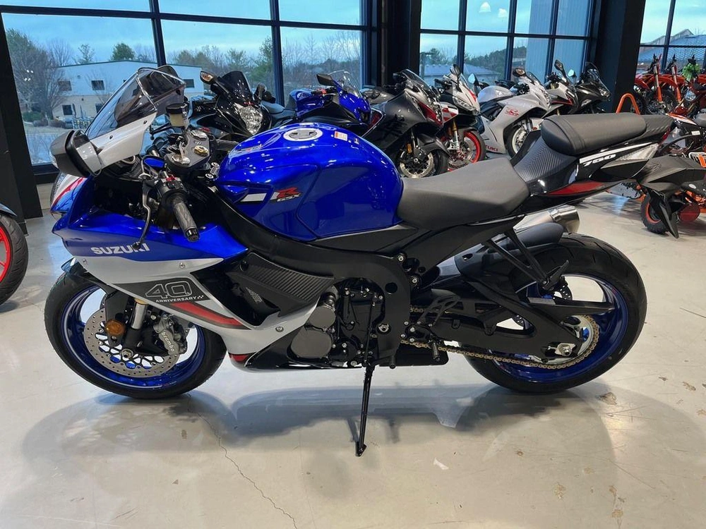 2026 Suzuki Gsx-r750z alt