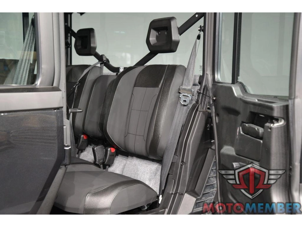 2026 Can-am Defender Max Xt Cab Hd11 With 10.25 In. Infotainment alt