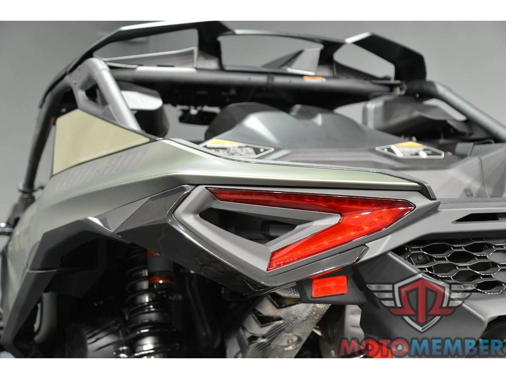 2026 Can-am Maverick R X Rc alt