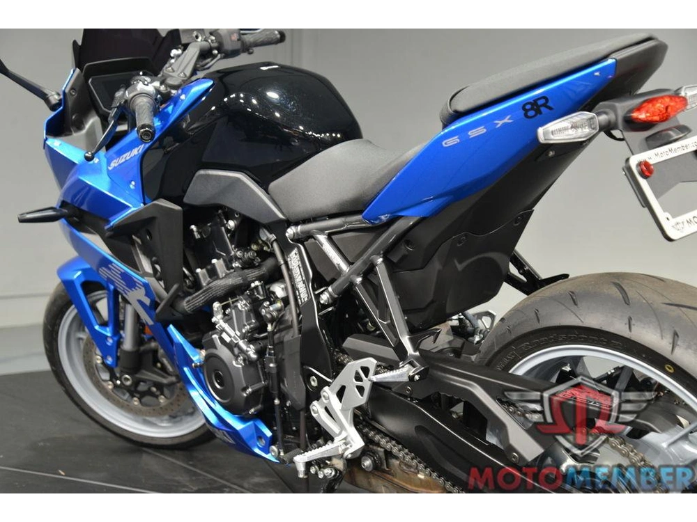 2024 Suzuki Gsx-8r alt