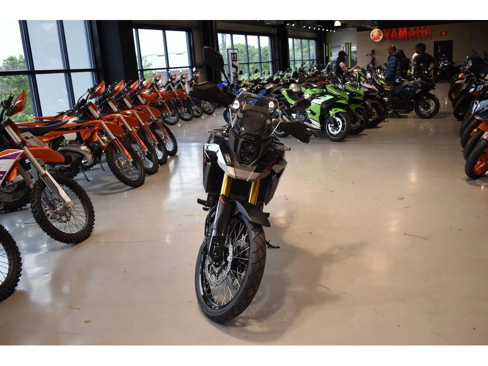 2025 Suzuki V-strom 800de alt