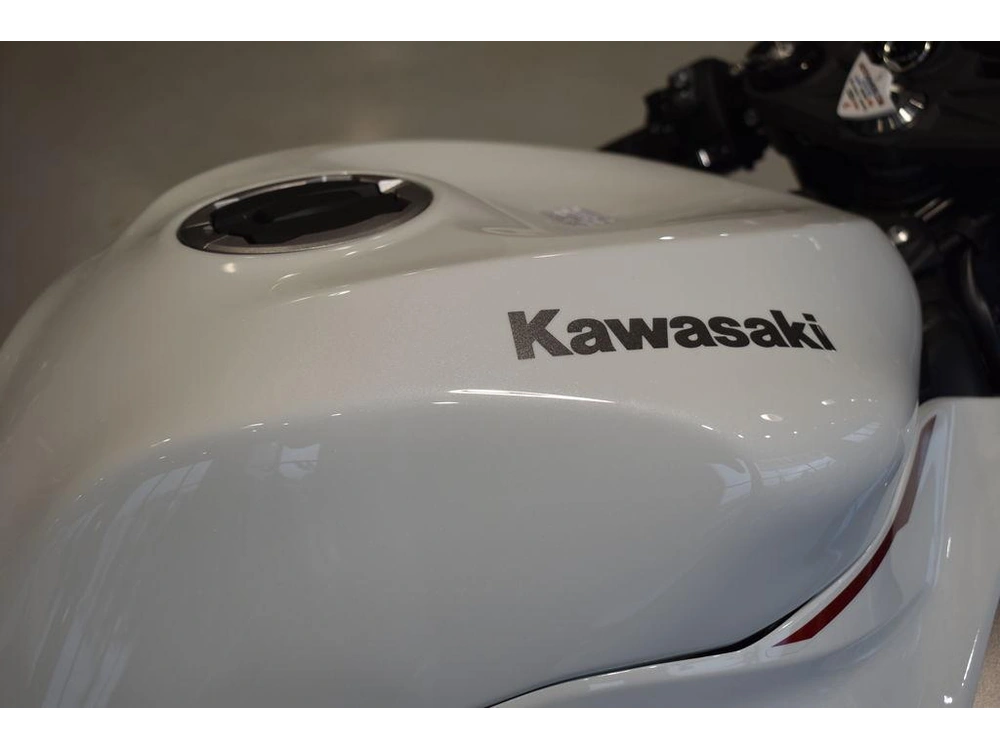 2025 Kawasaki Ninja® Zx™-6r alt