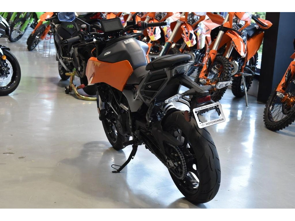 2024 Ktm 250 Duke alt