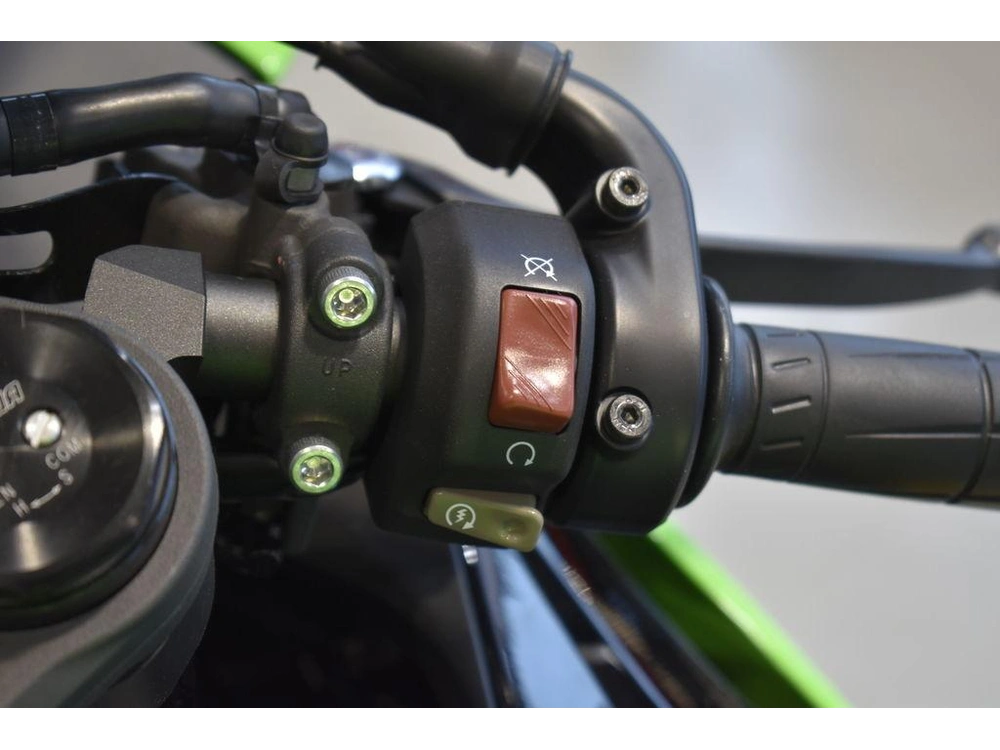 2025 Kawasaki Ninja® Zx™-6r Abs Krt Edition alt