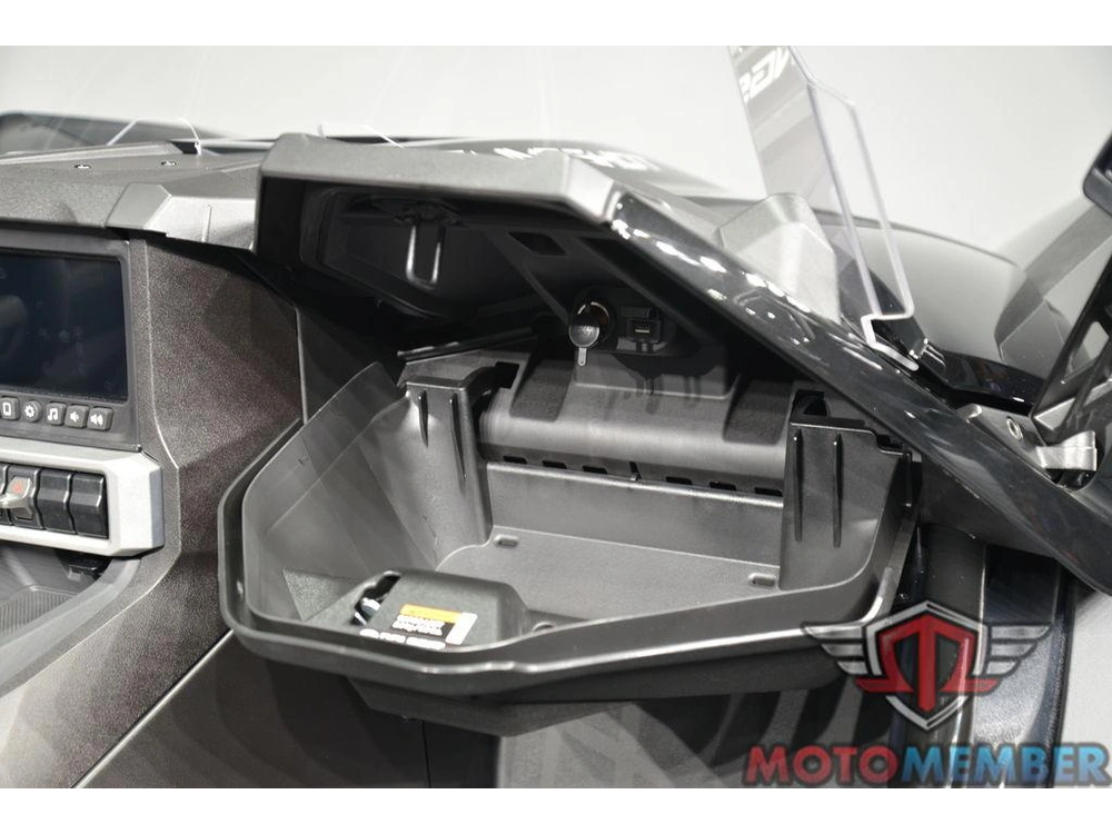 2025 Slingshot Slingshot® Sl Autodrive Jet Black alt