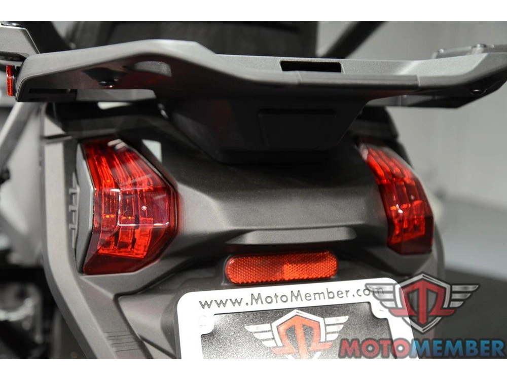 2025 Can-am Canyon alt