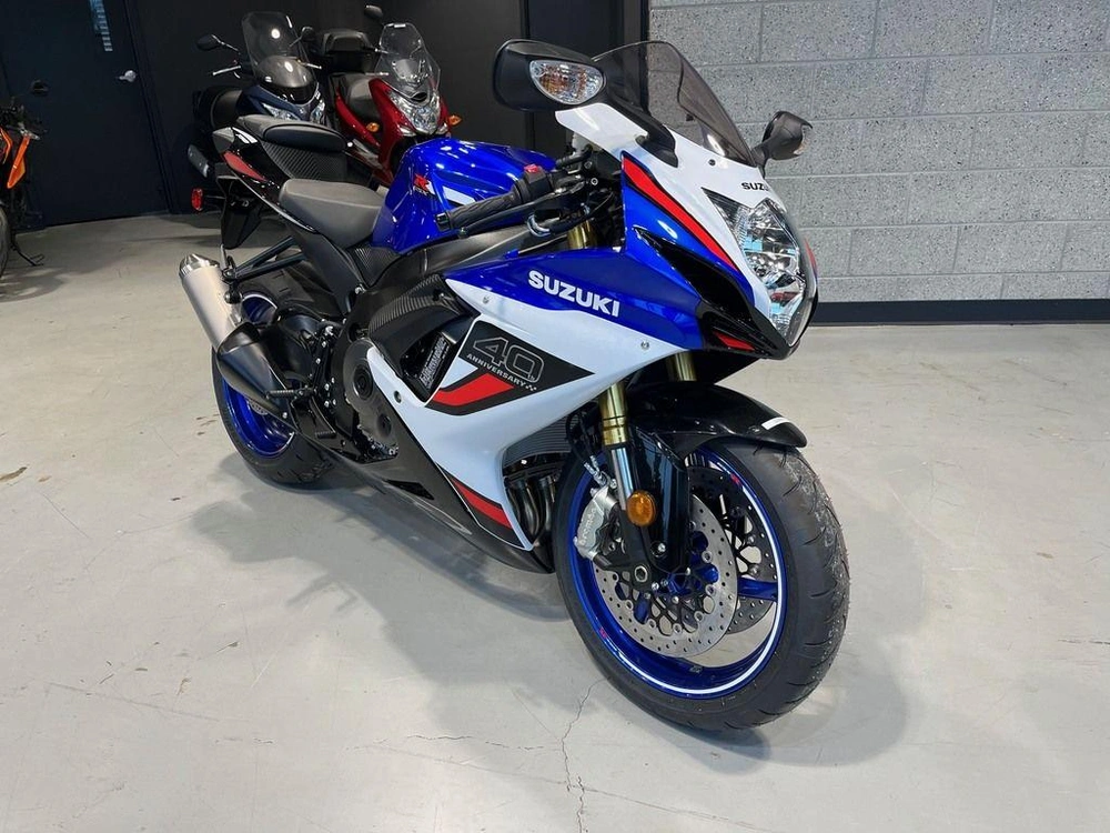 2026 Suzuki Gsx-r750z alt