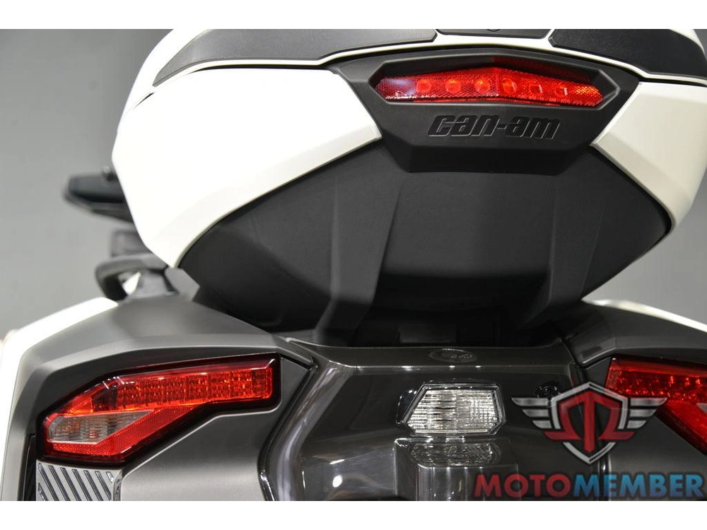 2026 Can-am Spyder Rt Sea-to-sky alt