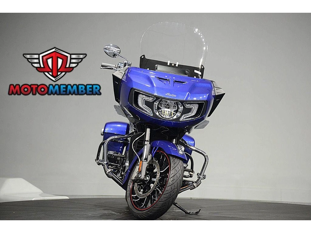 2023 Indian Motorcycle Challenger® Limited Spirit Blue Metallic / Black Metallic alt