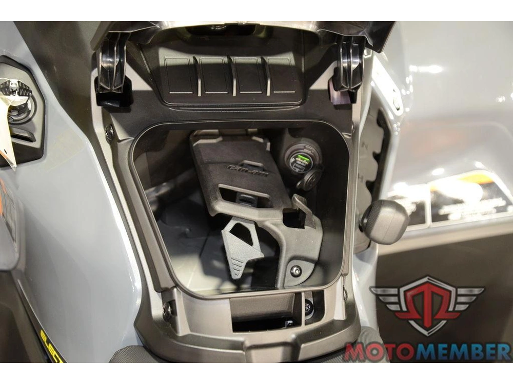 2026 Can-am Outlander Electric Max alt