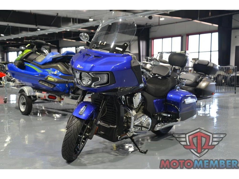 2023 Indian Motorcycle Challenger® Limited Spirit Blue Metallic / Black Metallic alt