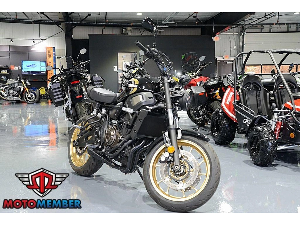 2025 Yamaha Xsr700 alt