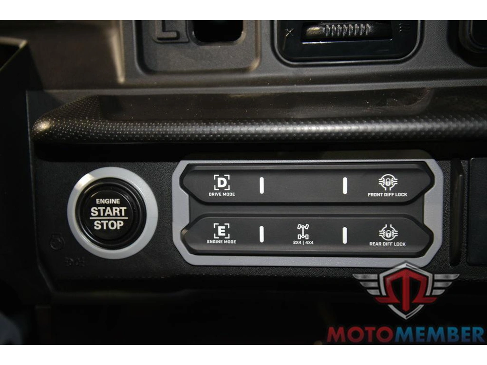 2026 Can-am Defender Max Xt Cab Hd11 With 10.25 In. Infotainment alt