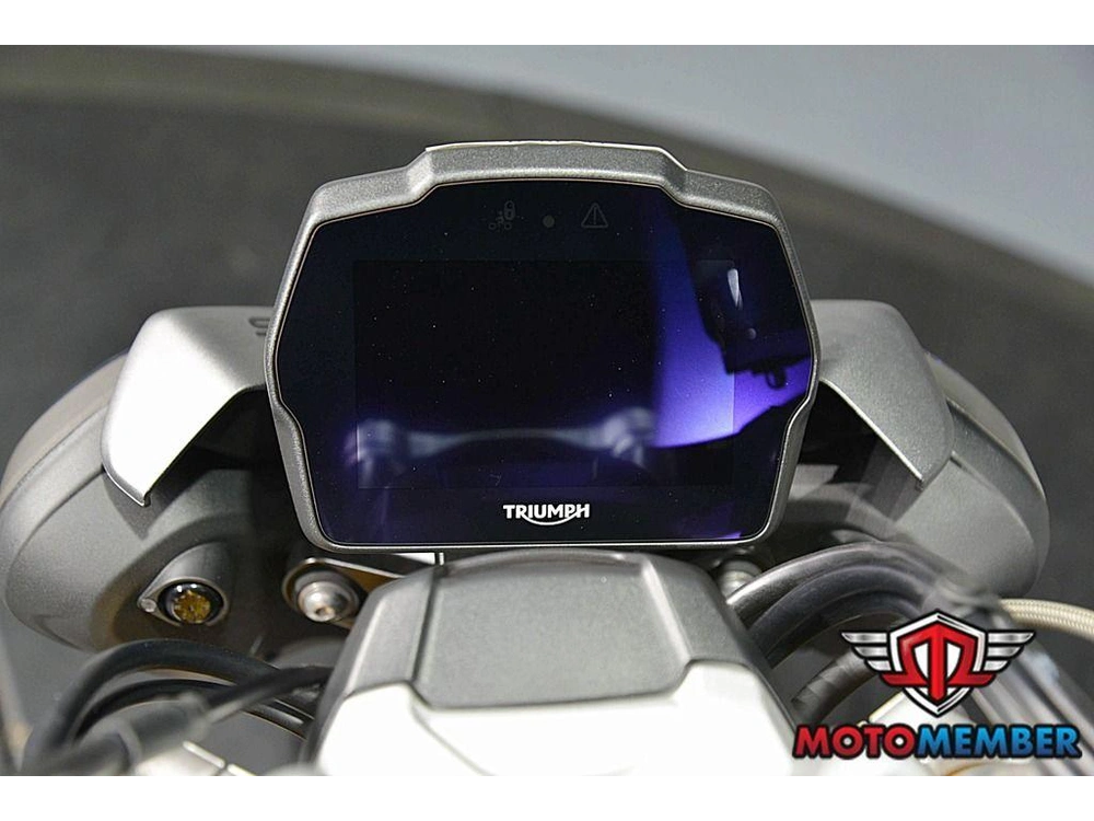 2022 Triumph Speed Triple 1200 Rs Matte Silver Ice alt