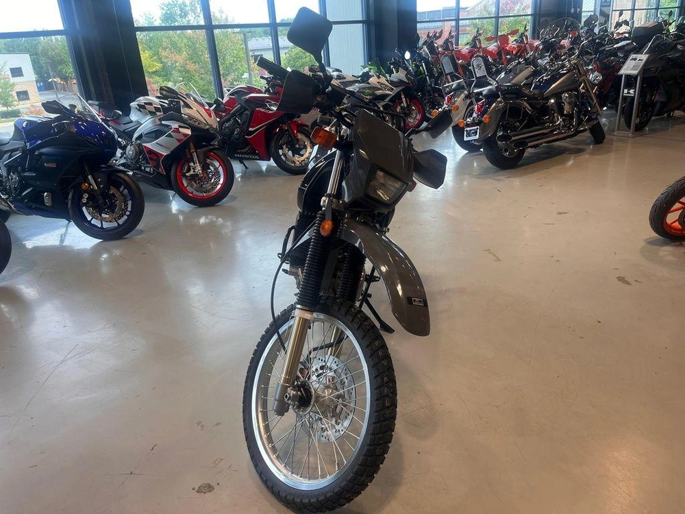 2026 Suzuki Dr650s alt