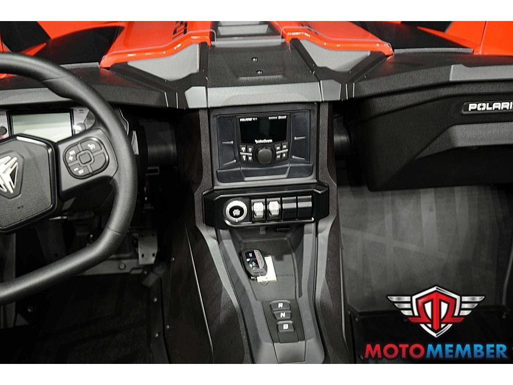 2025 Polaris Slingshot S (AutoDrive) for Sale