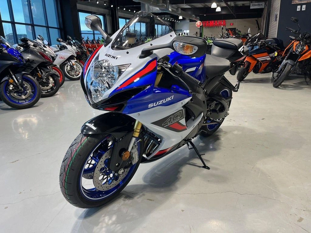 2026 Suzuki Gsx-r750z alt
