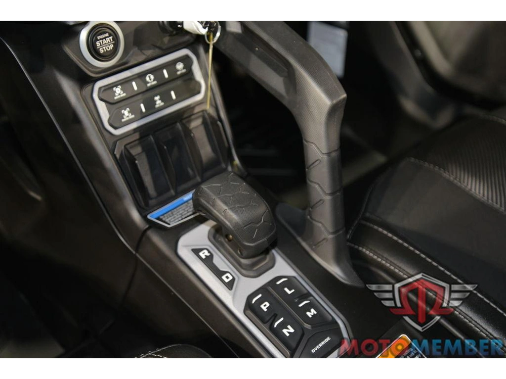 2025 Can-am Maverick R X Rs With Smart-shox alt