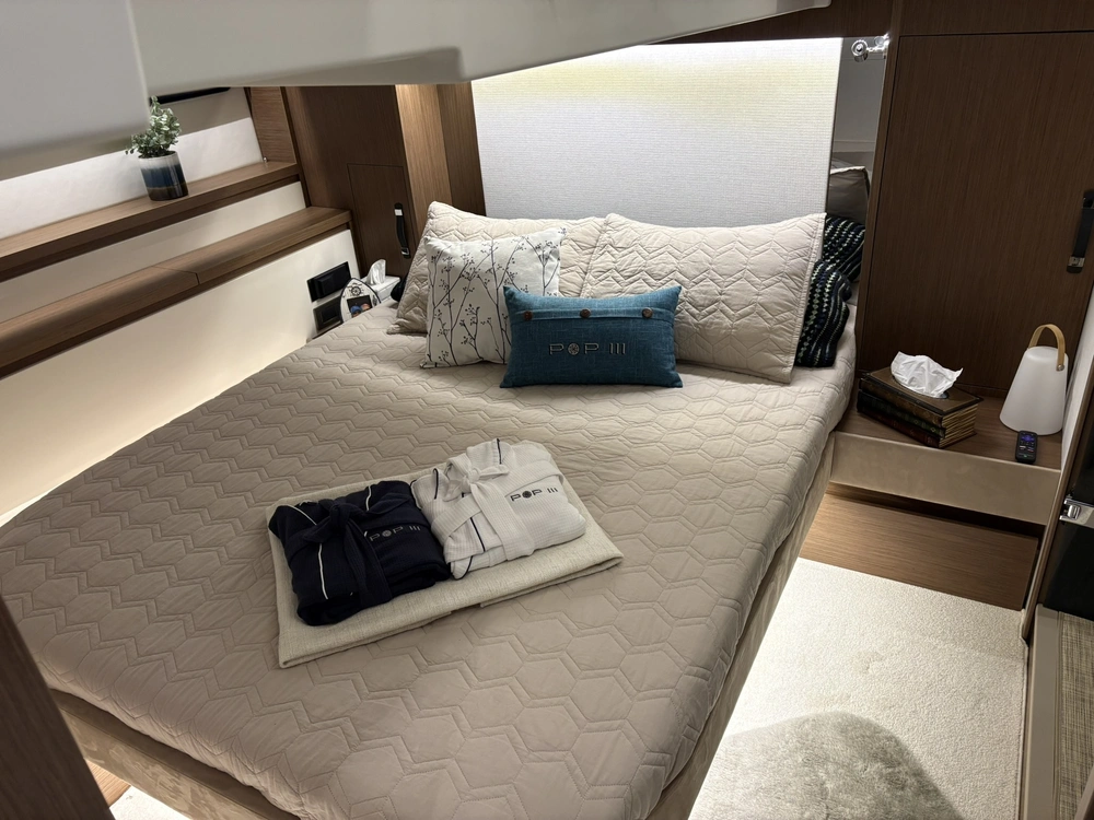 2022 Jeanneau Leader 46 alt