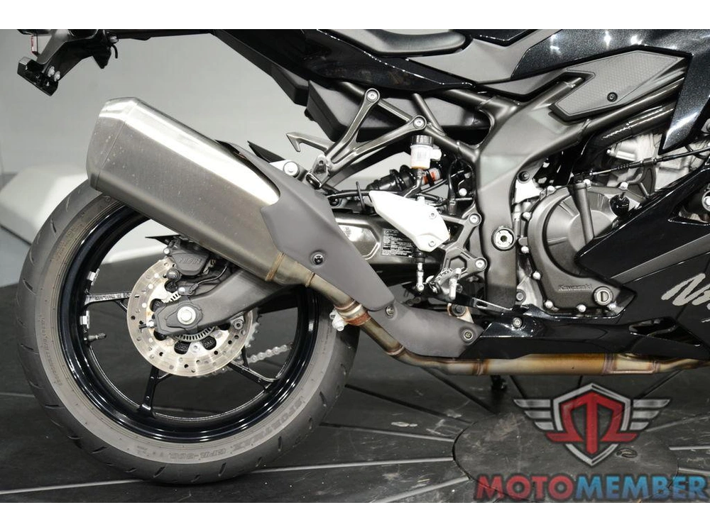 2025 Kawasaki Ninja® Zx™-4r Abs alt