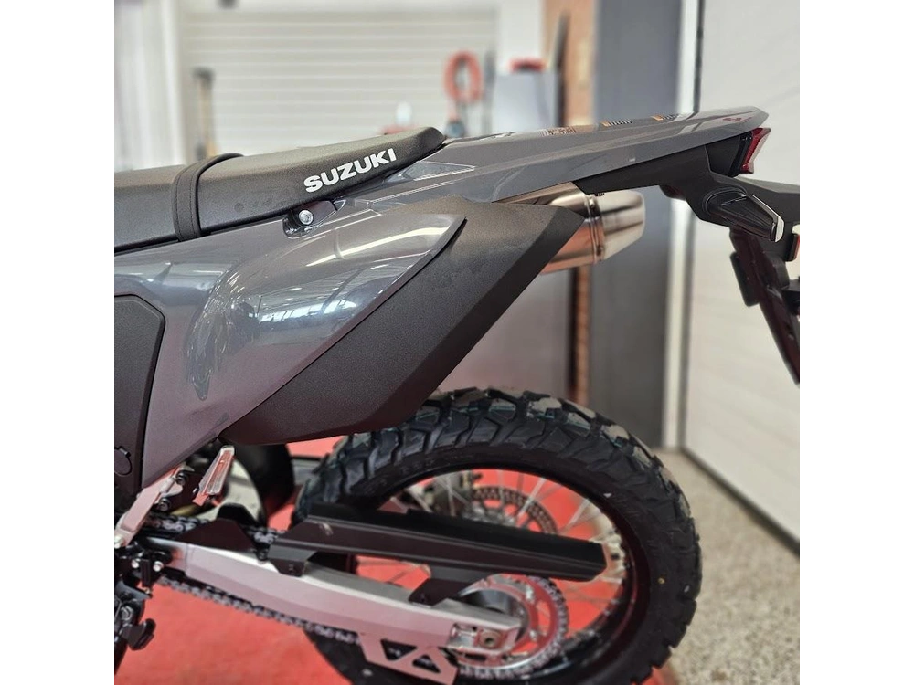 2026 Suzuki Dr-z 4s alt