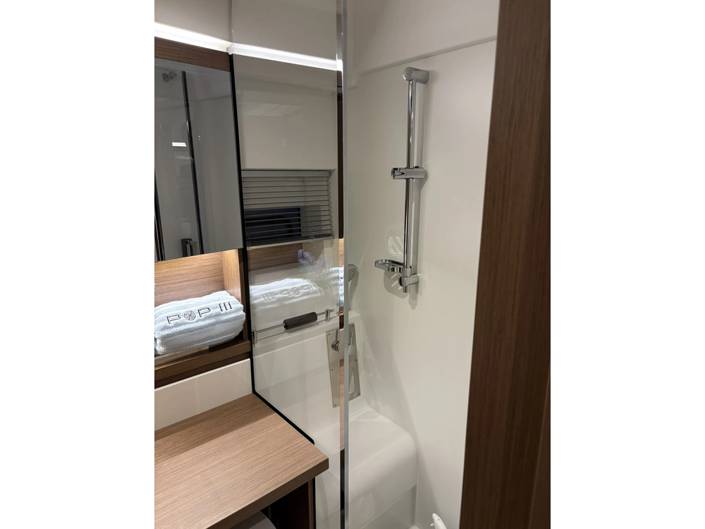 2022 Jeanneau Leader 46 alt