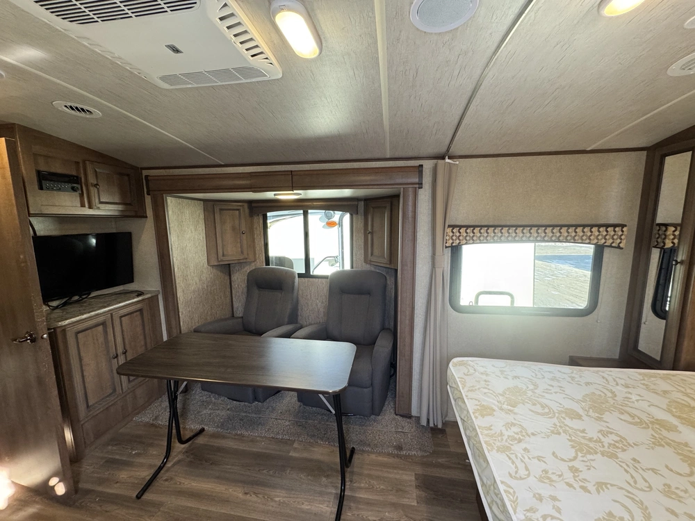2017 Cruiser Rv Shadow Cruiser 195wbs alt
