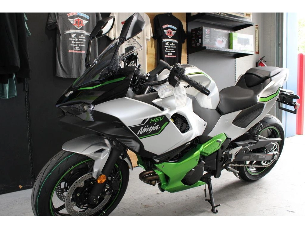 2024 Kawasaki Ninja® 7 Hybrid Abs alt