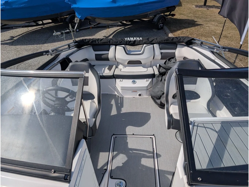 2021 Yamaha Sx195 Only 89 Hours! 250 Horsepower! 50 Mph + Super Clean! ! $56995 Plus Hst & Licensing. Finance For $124 Weekly With No Downpayment! Trades Welcome. alt