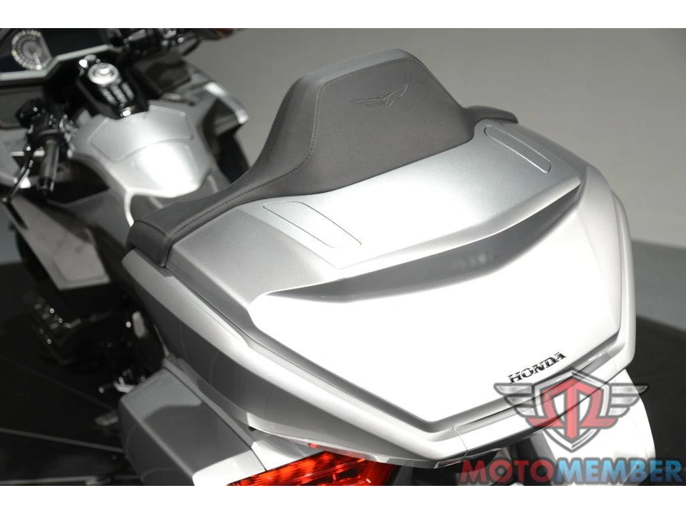 2025 Honda Gold Wing Tour 50th Anniversary alt