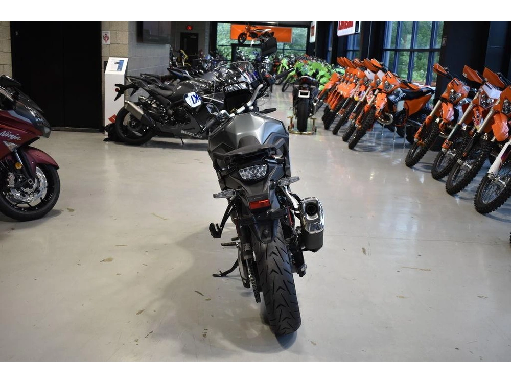 2024 Suzuki V-strom 800 alt