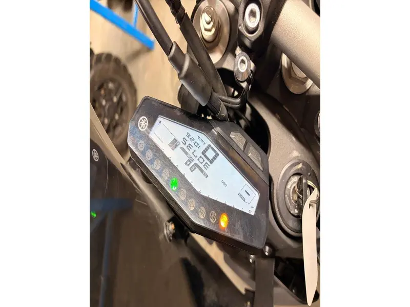 2018 Yamaha MT-09 thumbnail 9