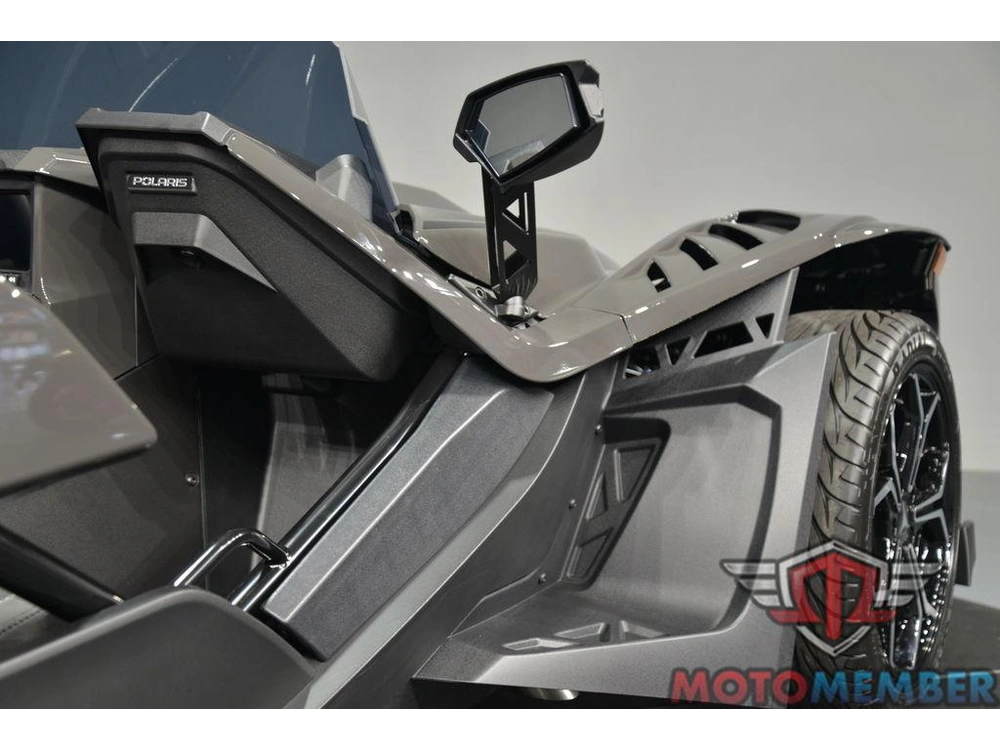 2025 Slingshot Slingshot® R Autodrive Nightfall alt