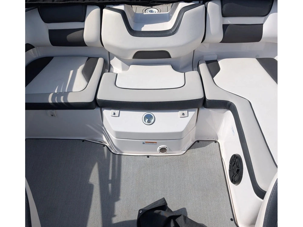 2021 Yamaha Sx195 Only 89 Hours! 250 Horsepower! 50 Mph + Super Clean! ! $56995 Plus Hst & Licensing. Finance For $124 Weekly With No Downpayment! Trades Welcome. alt