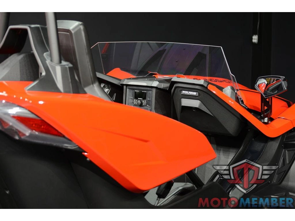 2025 Slingshot Slingshot® S Autodrive Slingshot Red alt