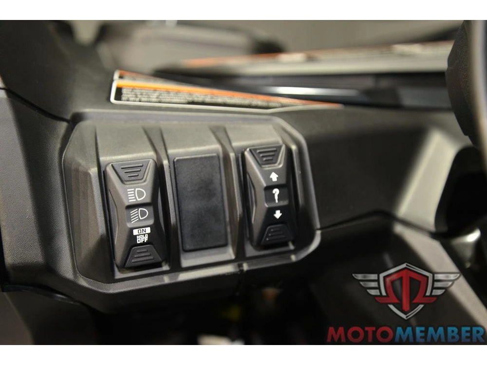 2026 Can-am Maverick R X Rc alt