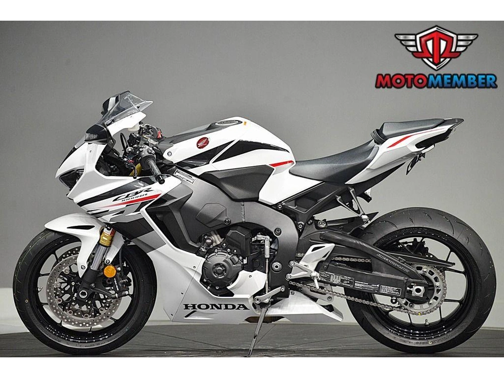 2026 Honda Cbr1000rr alt