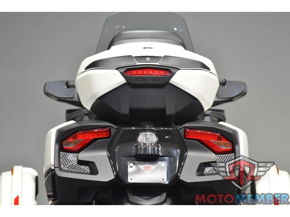 2026 Can-am Spyder Rt Sea-to-sky alt