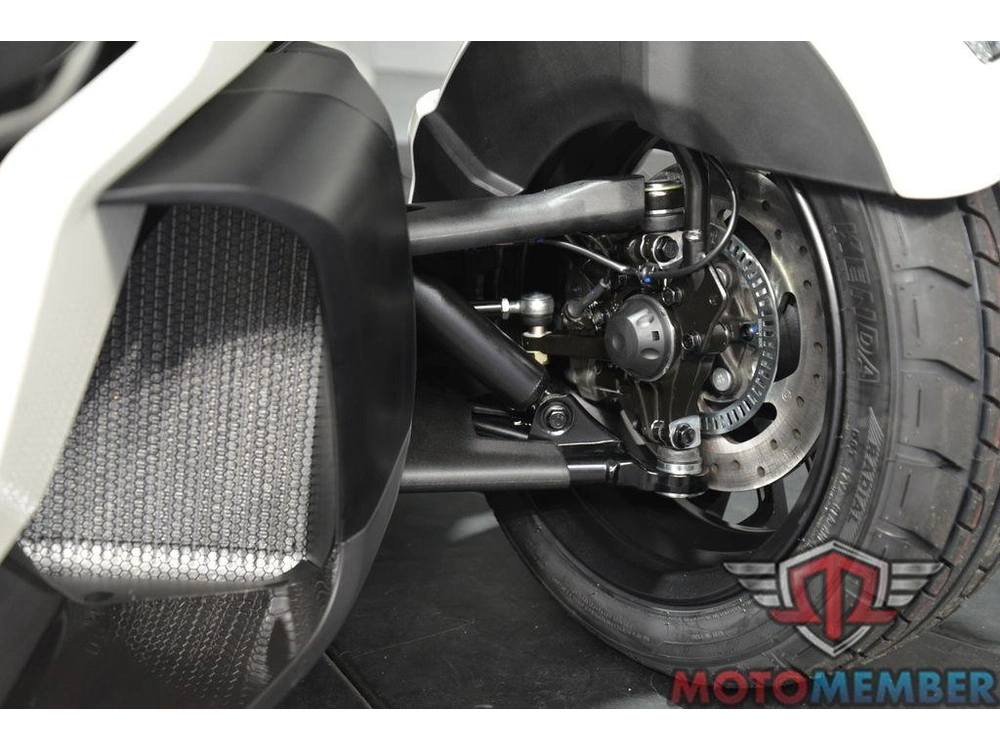 2026 Can-am Spyder Rt alt