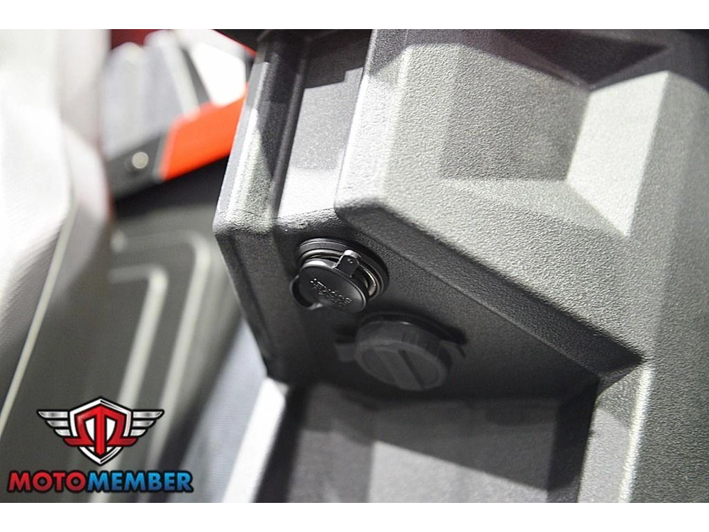 2025 Slingshot Slingshot® S Slingshot Red alt