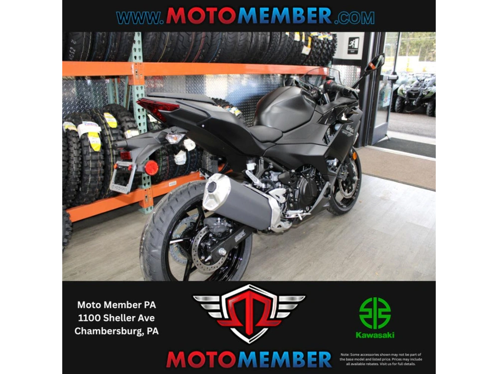 2026 Kawasaki Ninja® 500 Metallic Flat Spark Black alt