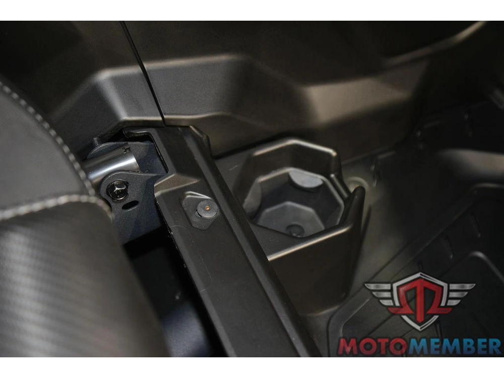 2025 Can-am Maverick R X Rs With Smart-shox alt