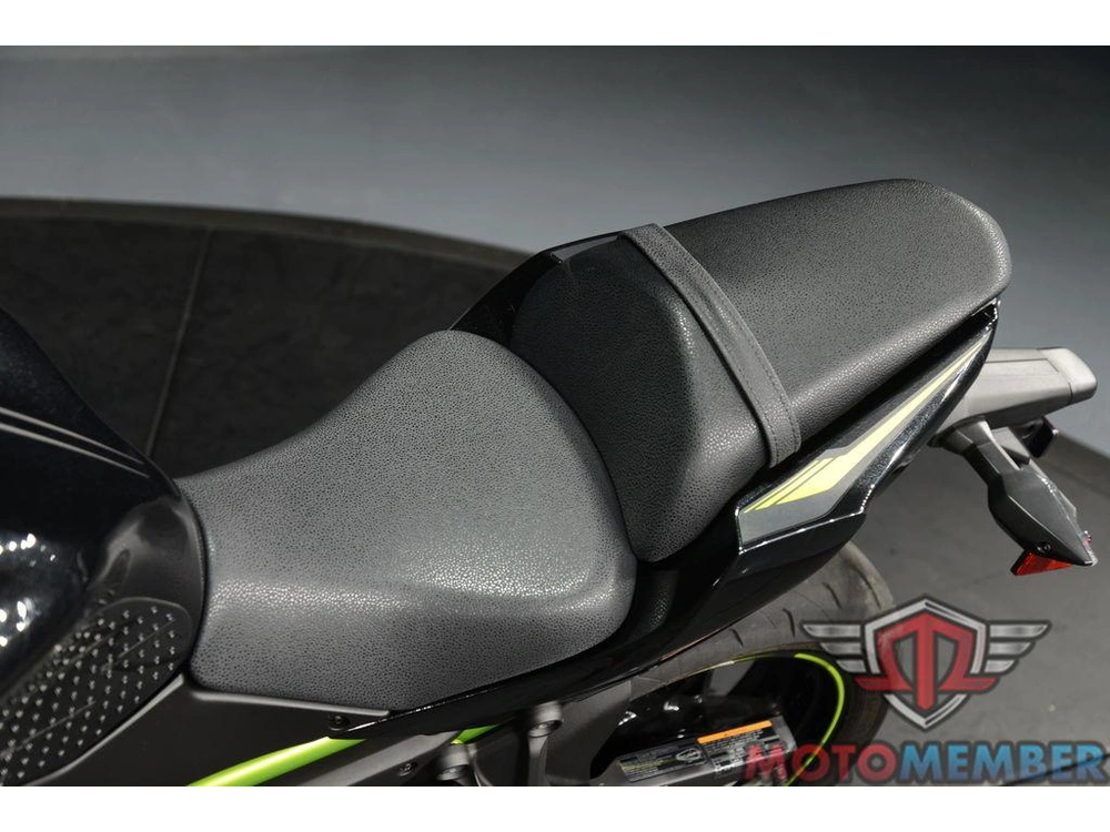 2022 Kawasaki Z650 alt