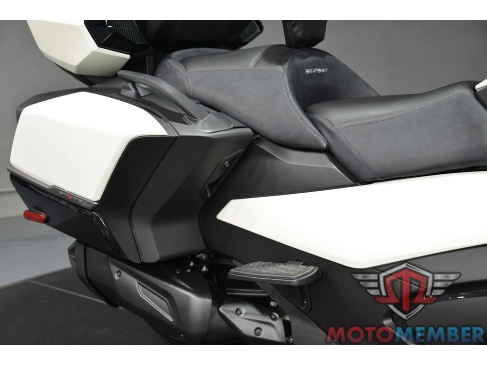 2026 Can-am Spyder Rt Sea-to-sky alt