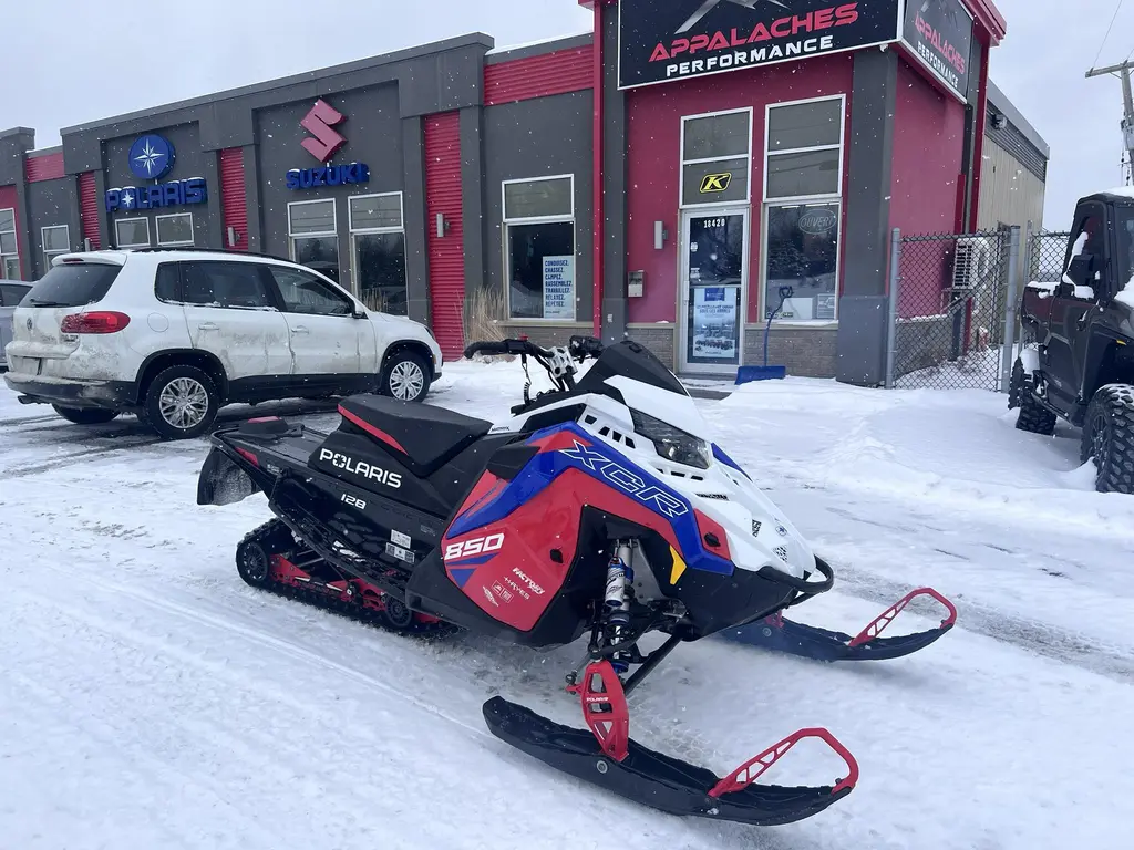 Polaris INDY XCR 850 128 2024