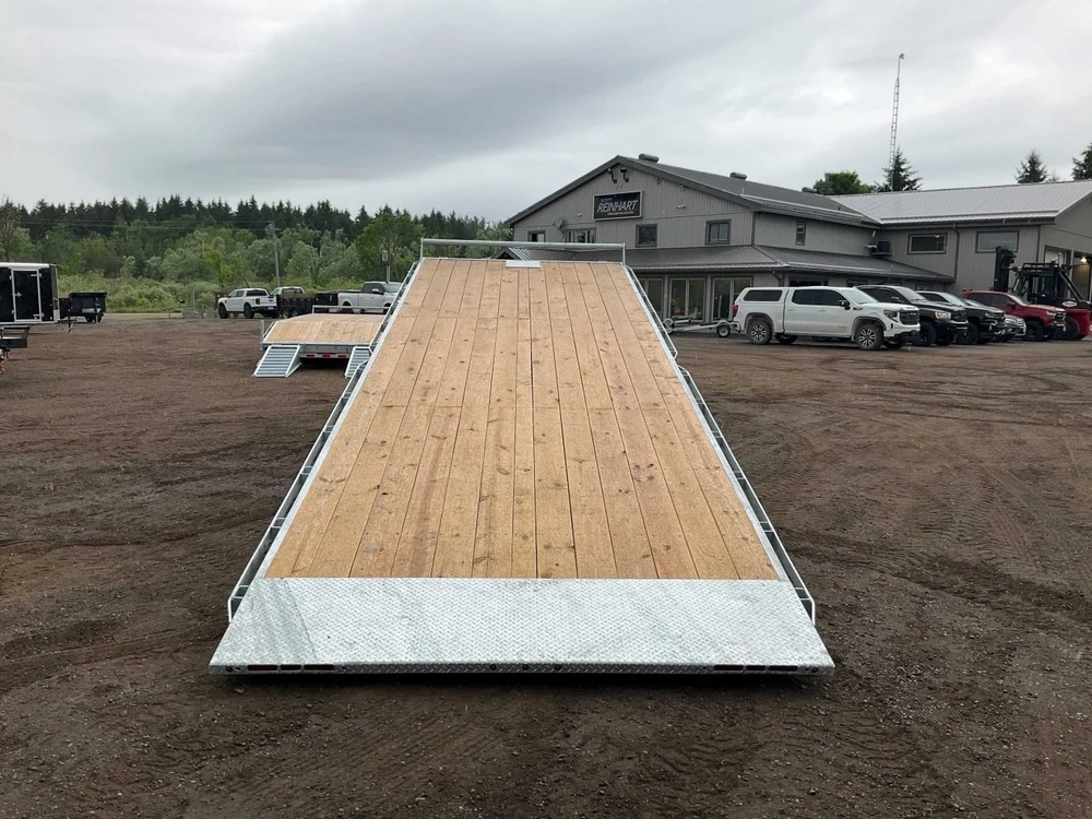 2026 Canada Trailers 8.5x26 10.5 Ton Galvanized Gooseneck Hydraulic Tilt Trailer alt