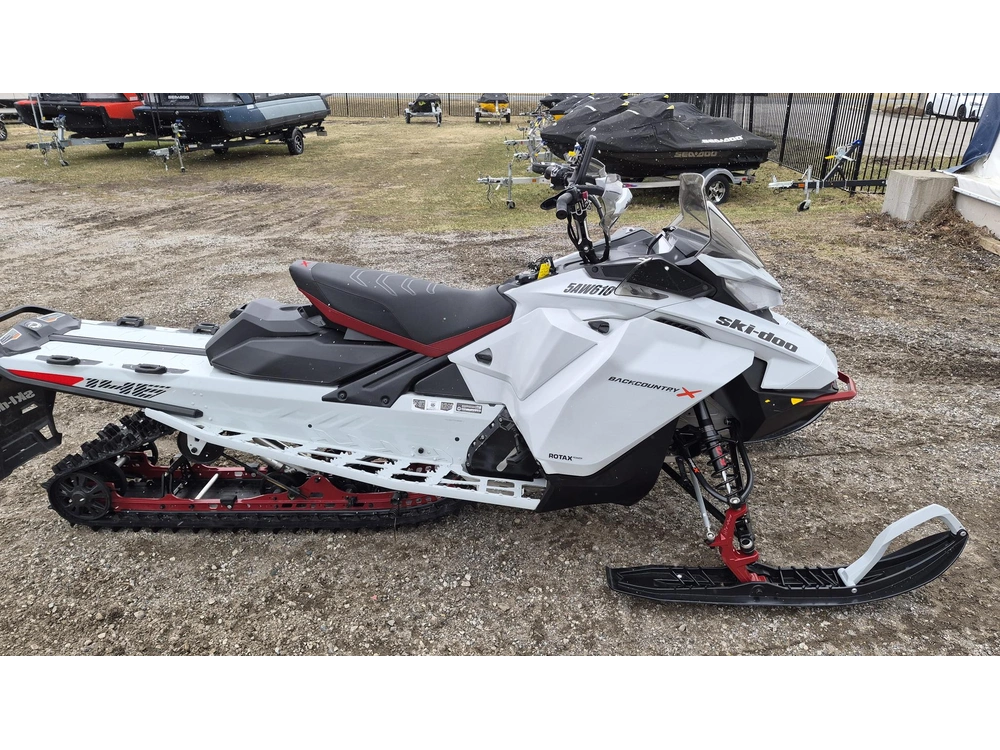 2023 Ski-doo 2023 Backcountry X 850 alt