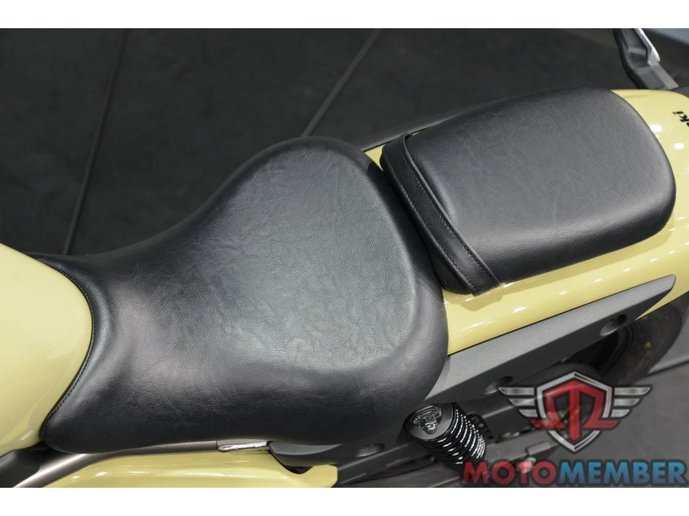 2025 Kawasaki Eliminator® Abs alt