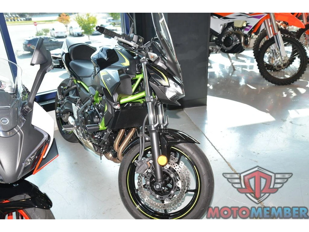 2022 Kawasaki Z650 alt